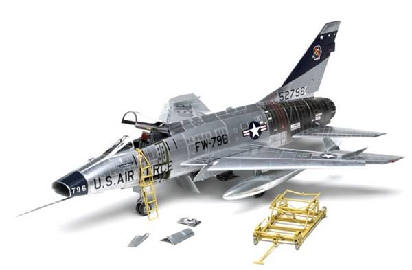 1/32 F100D Super Sabre Attack Fighter K196
