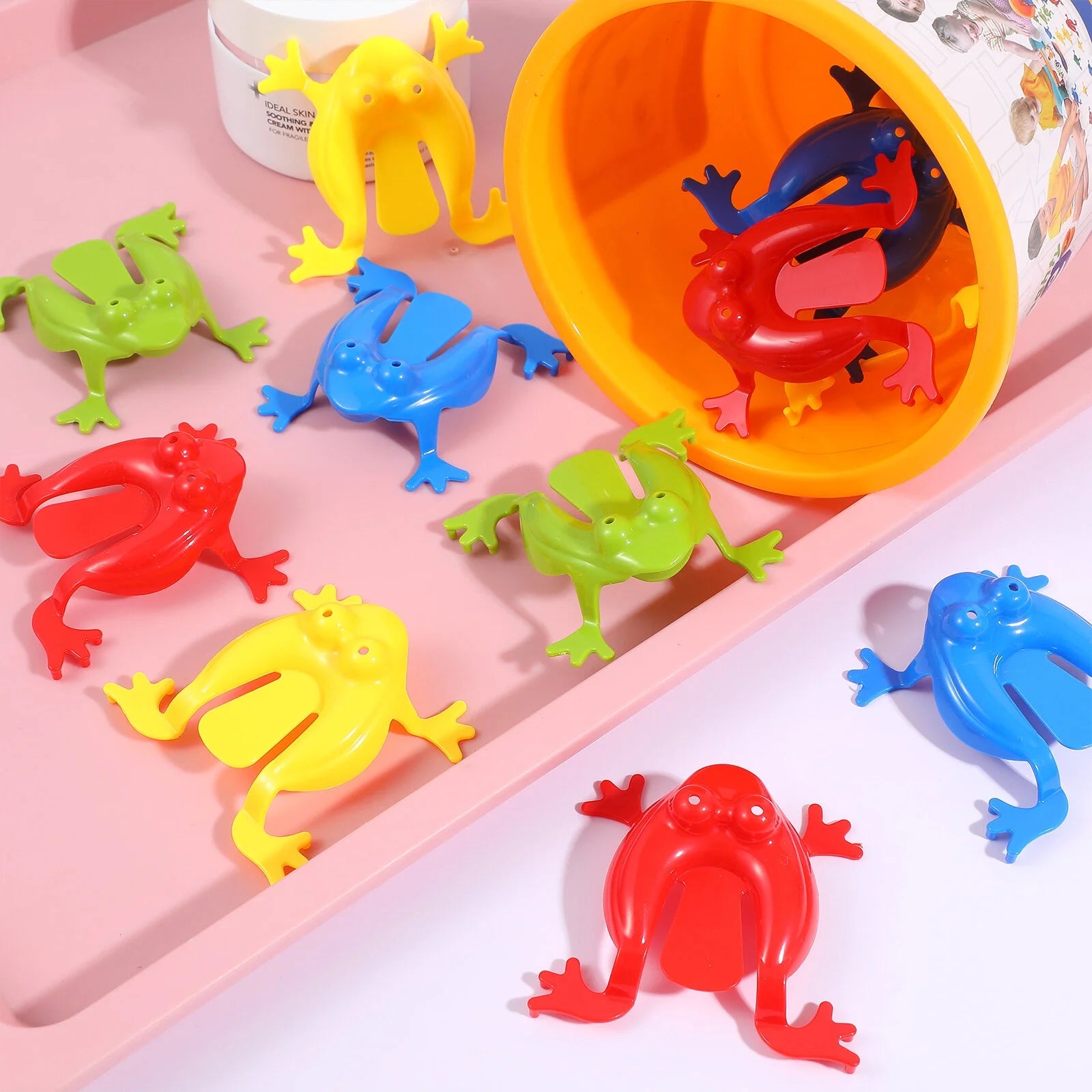 1 Set Jumping Frogs Toy with Bucket V7192