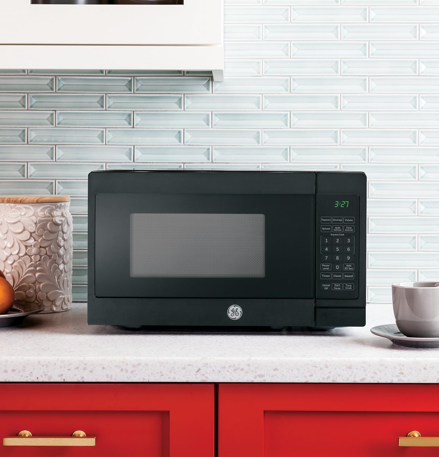 0.7 Cubic Feet 700 Watts Black Microwave Oven O1412